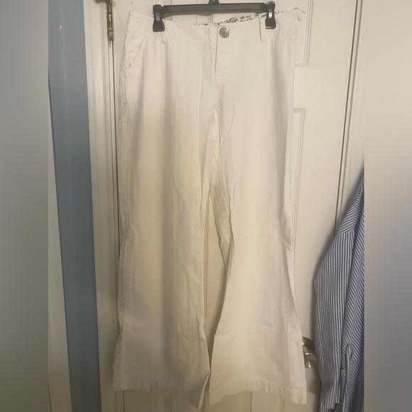 EUC White L.A.M.B. Jeans - Picture 1 of 10